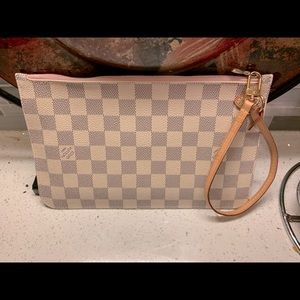 100% Authentic Louis Vuitton pouch